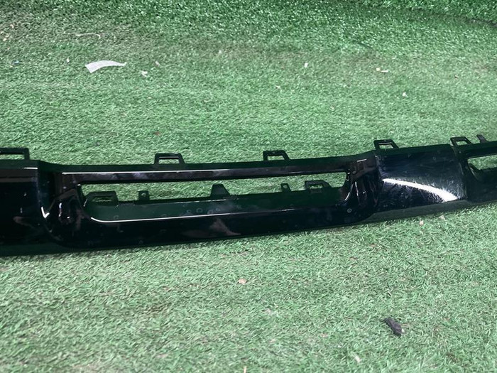 Молдинг перед. бампера Mercedes GLS x167 19-23 AMG