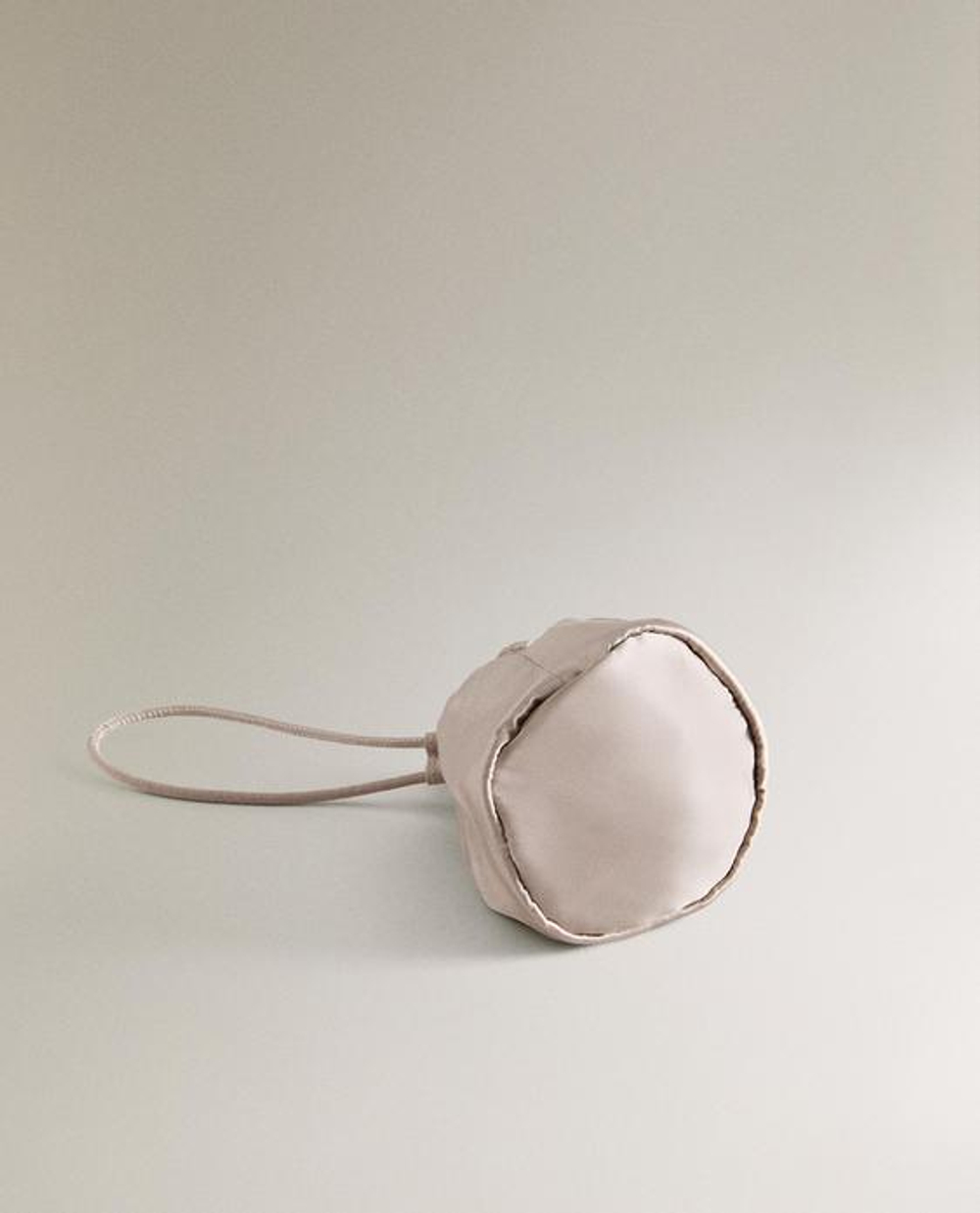 ZARA HOME ШЕЛКОВАЯ КОСМЕТИЧКА, ЭКРЮ