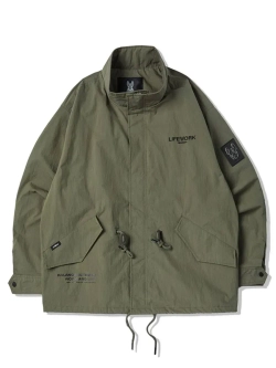 Куртка с высоким горлом с завязками