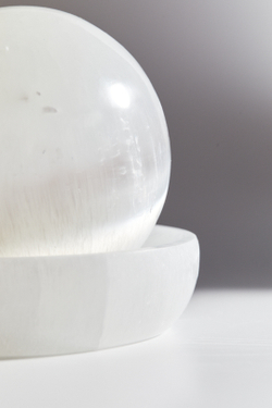 Шар из селенита XL