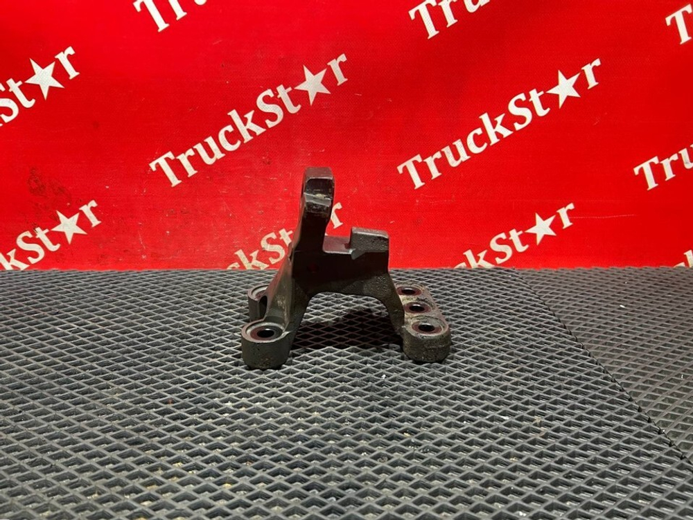 Кронштейн двигателя передний левый