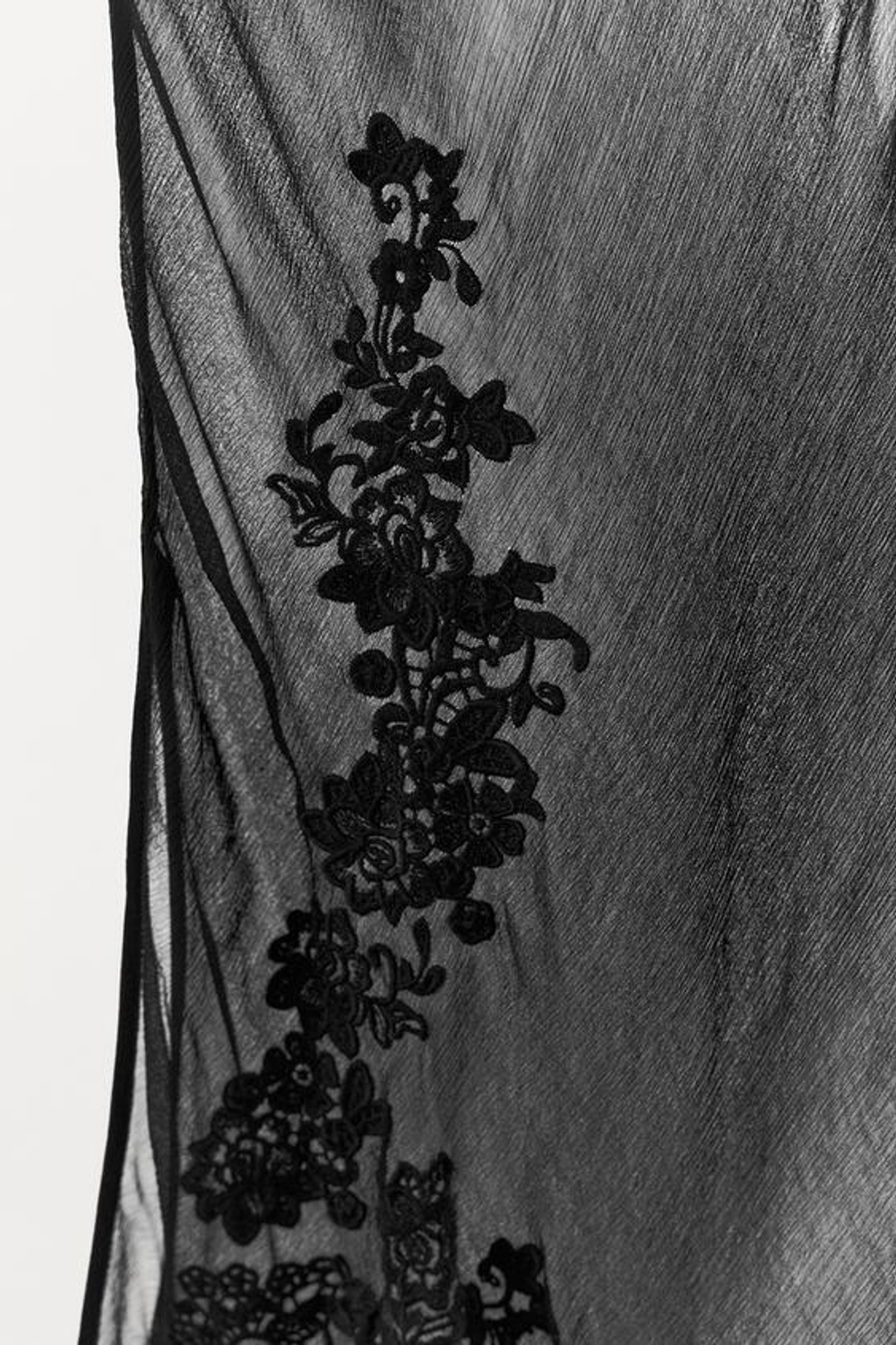 ZARA ЮБКА ИЗ ЖОРЖЕТА С ЦВЕТОЧНОЙ ВЫШИВКОЙ, ЧЕРНЫЙ