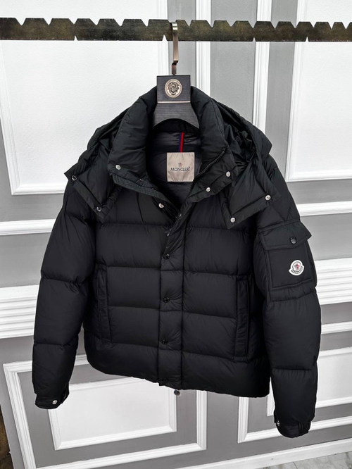 Пуховик Moncler