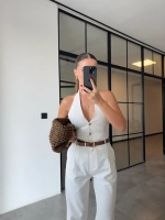 Костюм с жилетом, с открытой спиной