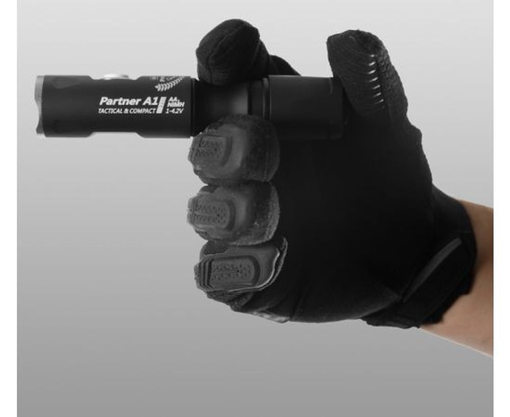 Фонарь Armytek Partner A1 Pro v3 / XP-L Теплый / 465 лм / TIR 20°:80° / 1xAA или 1x14500