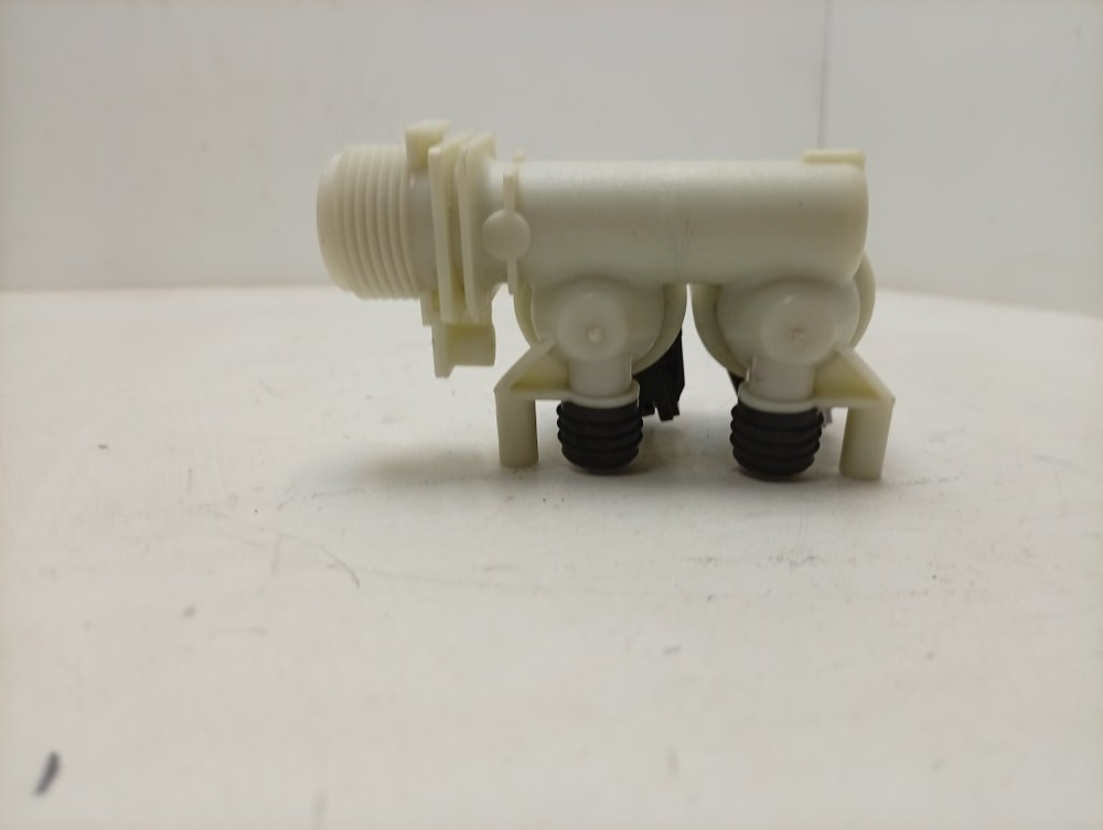 BWE81282LB кт35 Клапан подачи воды для стиральной машины Ariston, Indesit C00110333 б/у