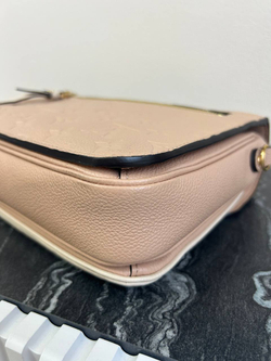 Сумка Louis Vuitton Pochette metis