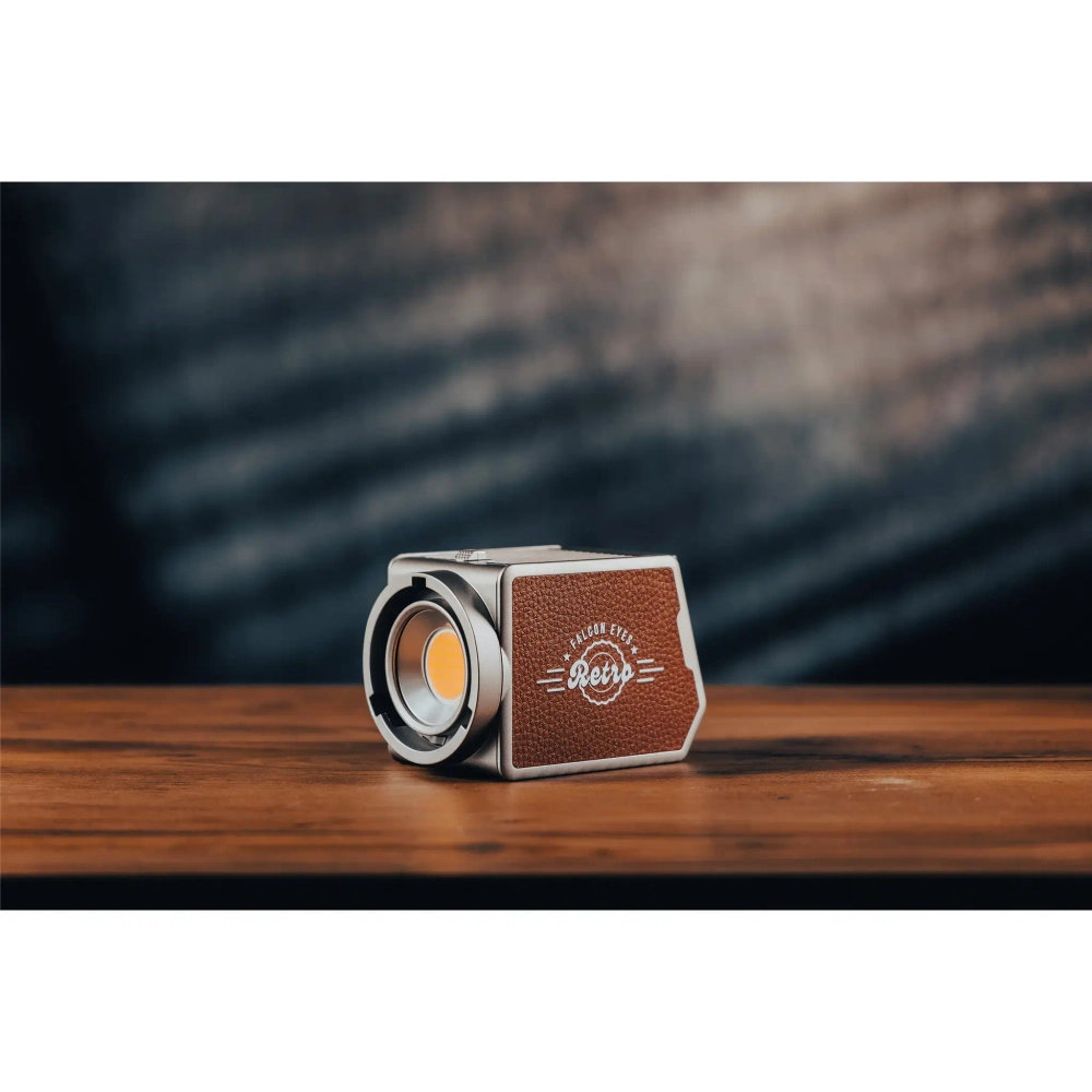 Осветитель светодиодный Falcon Eyes Retro 100B аккумуляторный
