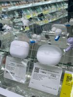 Стойки для выставки товара в сети DNS