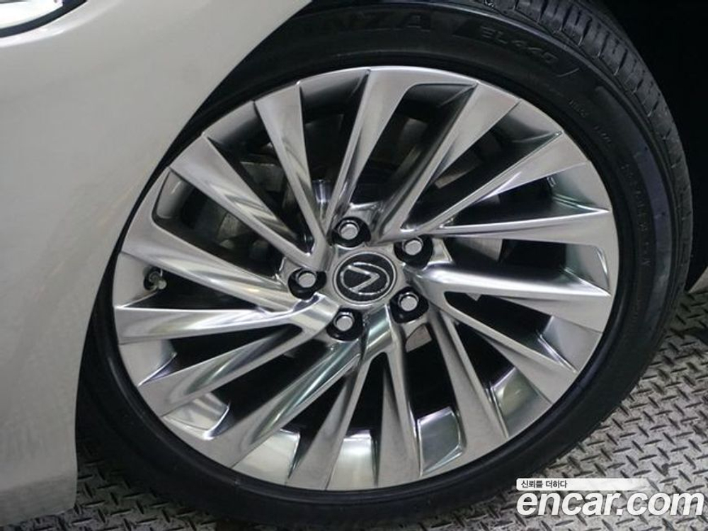 Lexus ES300h 7 Generation Executive (03.2022)
