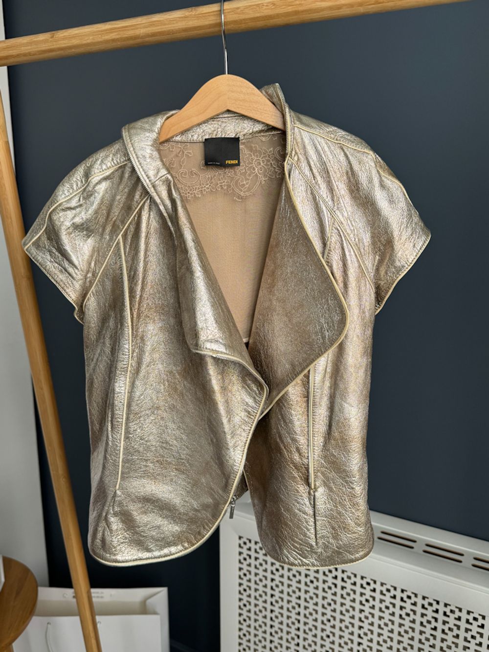 Кожаная куртка без рукавов Fendi, 152