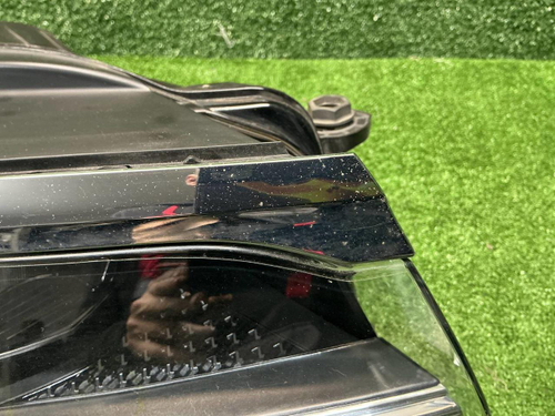 Фара правая VW Touareg 3 (2018-2023) LED