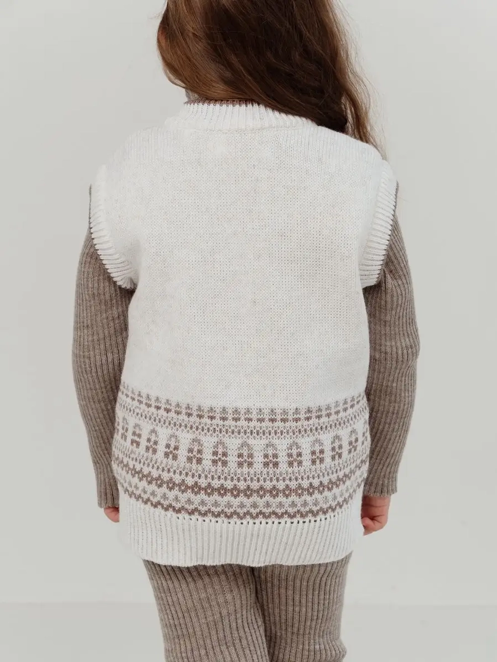 жилет вязаный