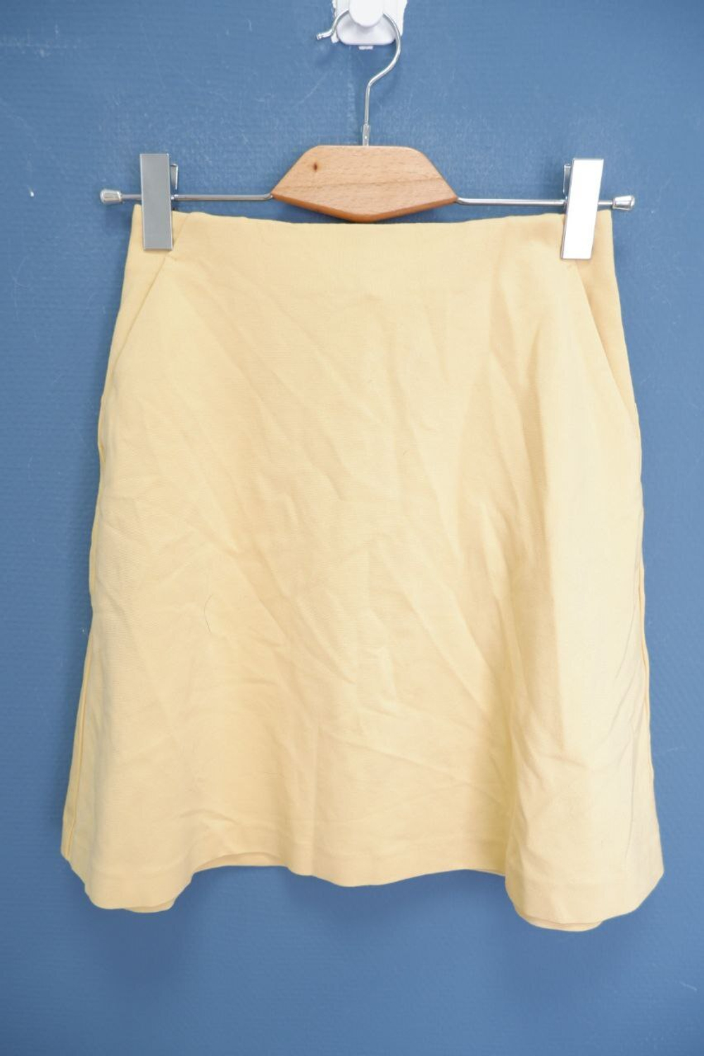 Юбка светло-желтая 44 размер