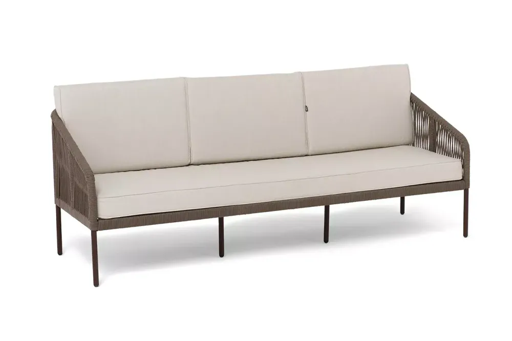 "Канны" диван 3-местный плетеный из роупа, каркас алюминий коричневый (RAL8016) муар, роуп коричневый круглый, ткань бежевая 035