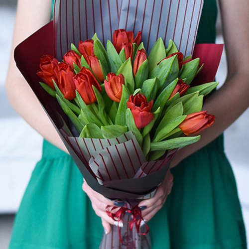 Купить Букет 15 красных тюльпанов