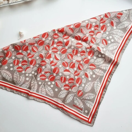 Платок Cacharel