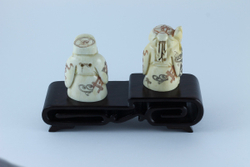 Сет нэцкэ Дзюродзин и Фукурокудзю на подставке