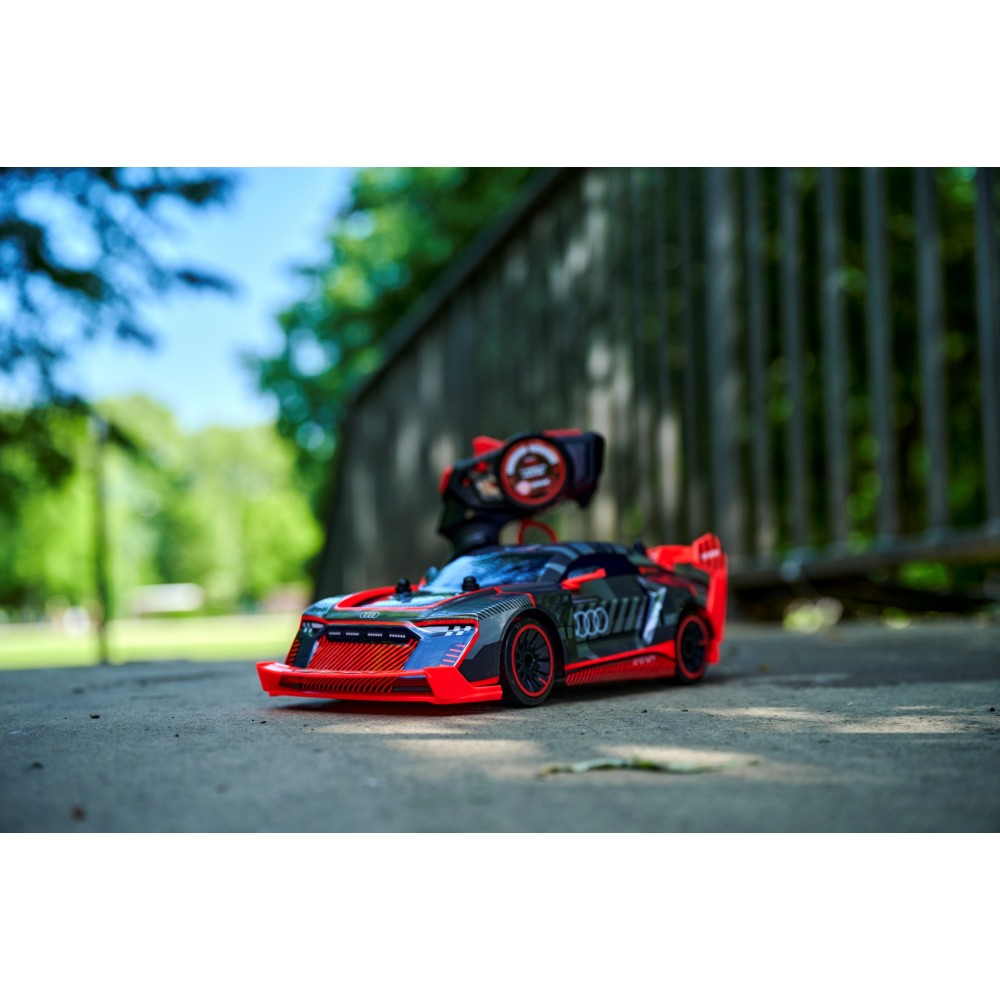 Радиоуправляемый автомобиль Dickie RC Audi S 1106011X1 E-Tron 30 см 2,4 ГГц — фото 9