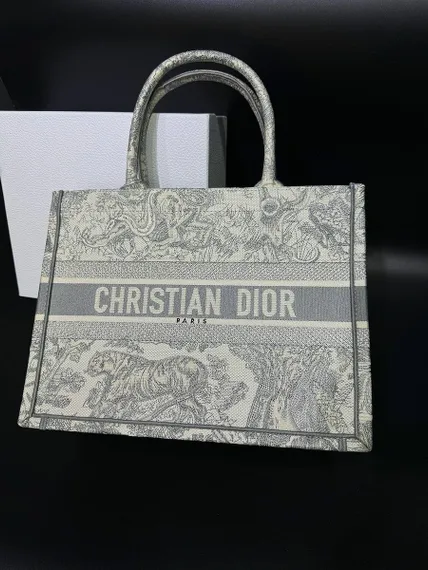 Сумка Dior Book Tote Dioriviera, белый/серый