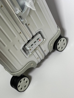 Чемодан Rimowa
