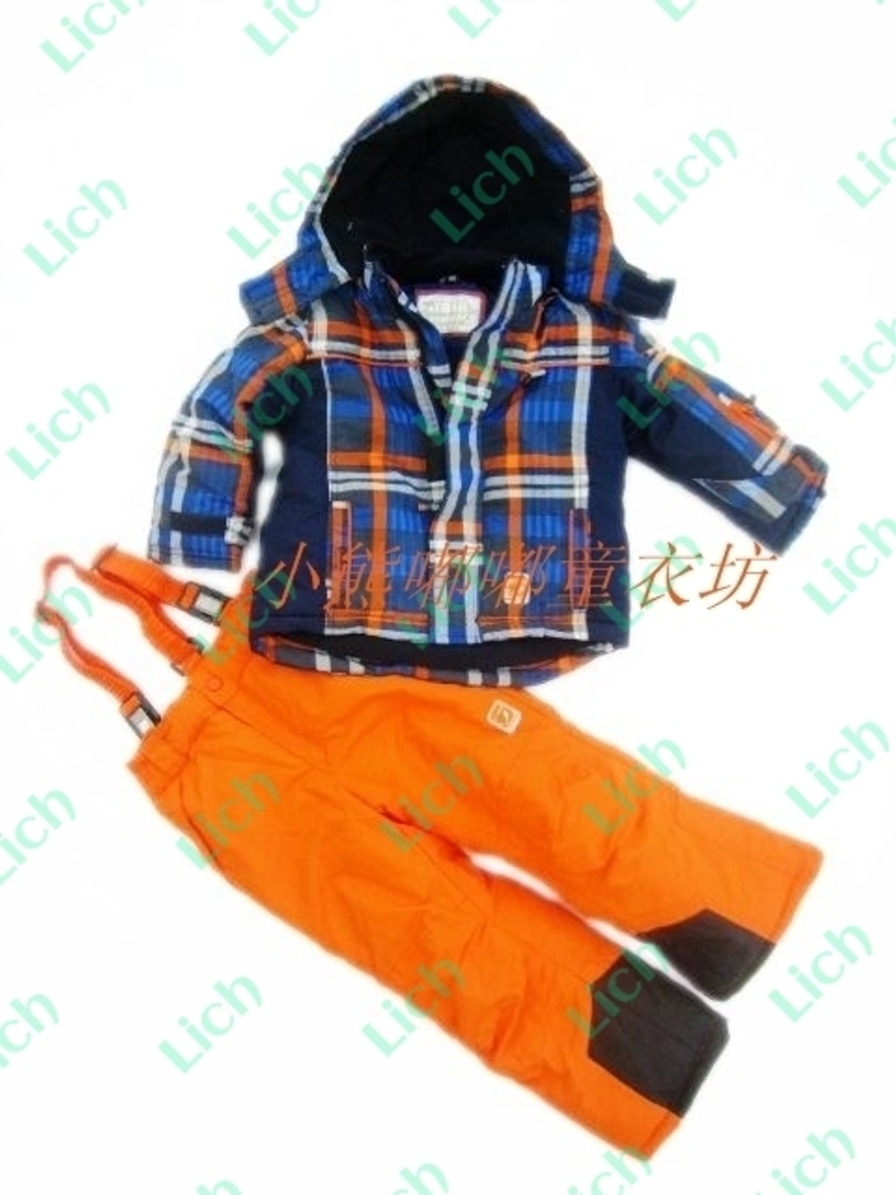 Костюм лыжный: куртка в клетку и полукомбинезон