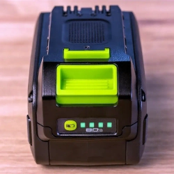 Аккумуляторный триммер Greenworks G24LT30K8 (1 x 8 Ач, ЗУ) 2110407U8