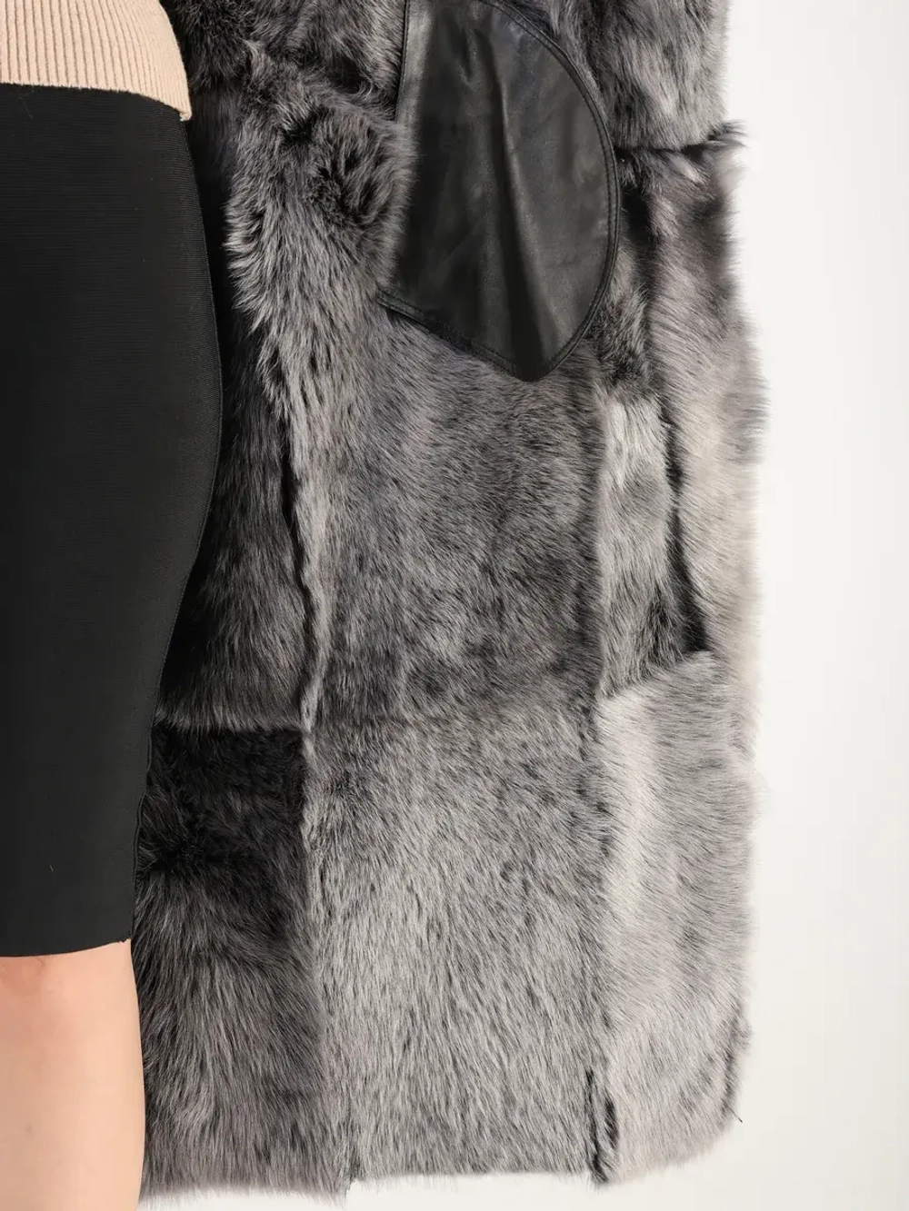 Дубленка зимняя натуральная с капюшоном длинная