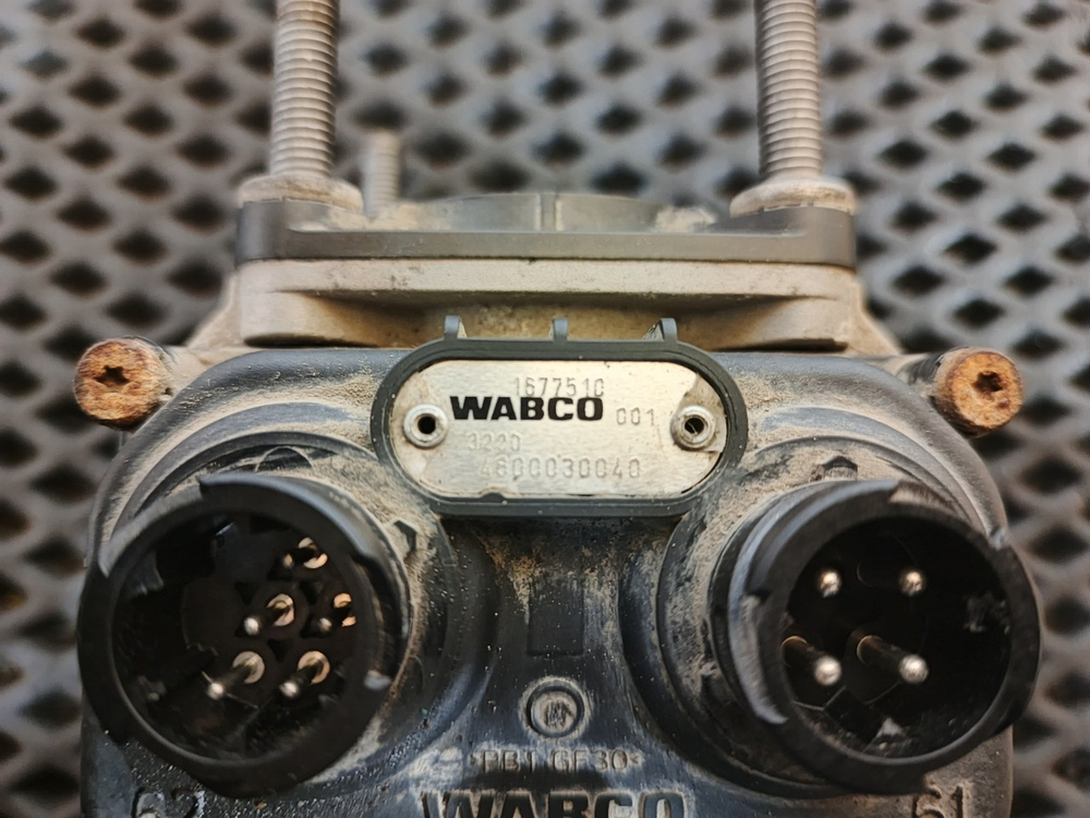 Кран тормозной главный