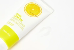 Farmstay Пилинг-скатка с экстрактом лимона Real Lemon Deep Clear Peeling Gel