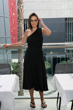 платье миди в черном цвете