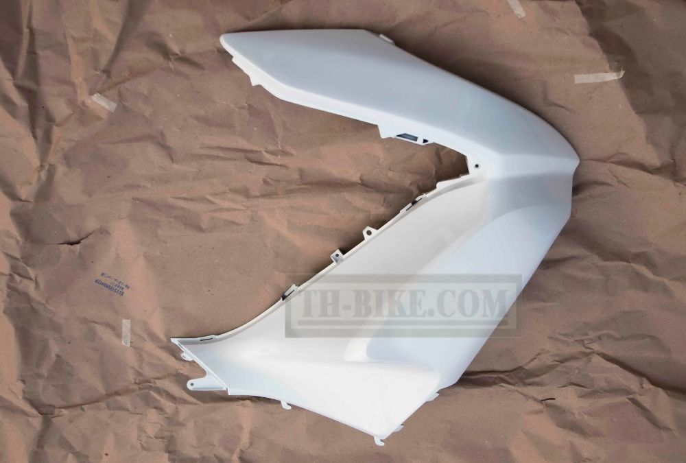 64501-KWN-902ZB. COVER, R. FR. *NHA87P*. White. Honda PCX. (NHA87P PEARL HIMALAYAS WHITE)