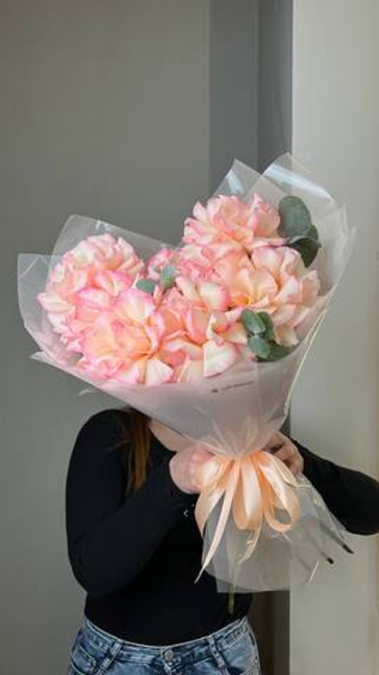 Букет из крупных роз