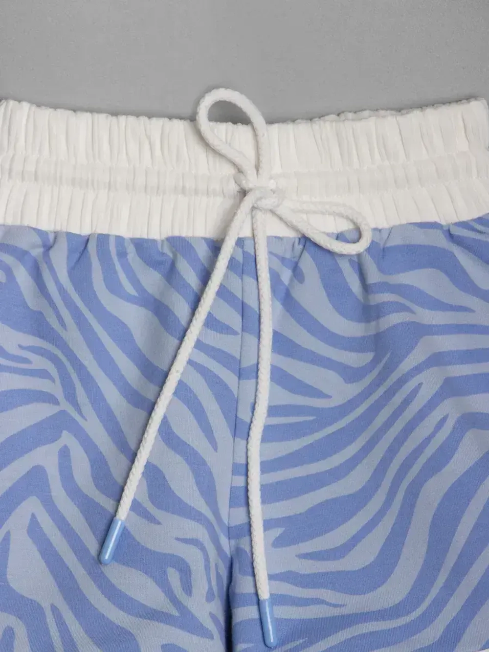 Костюм для девочки спортивный с шортами