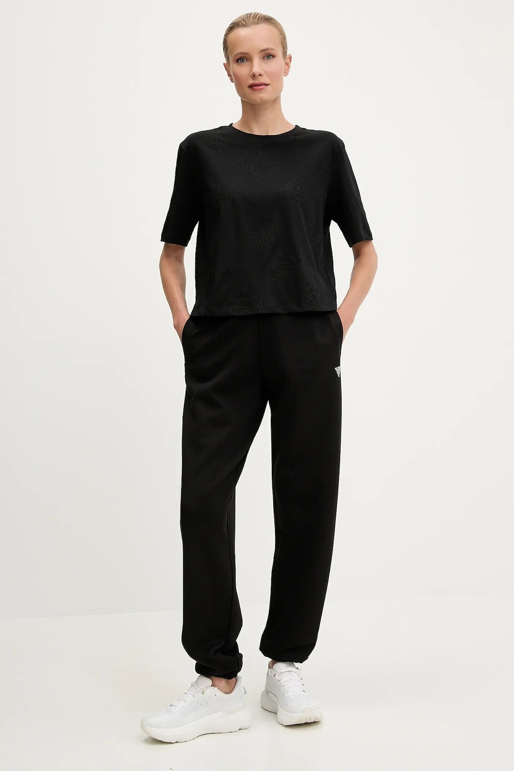 Футболка  женская GUESS