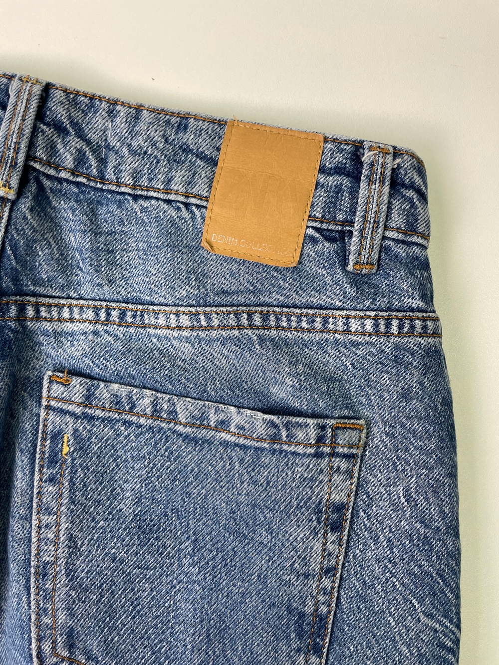 Джинсы Zara