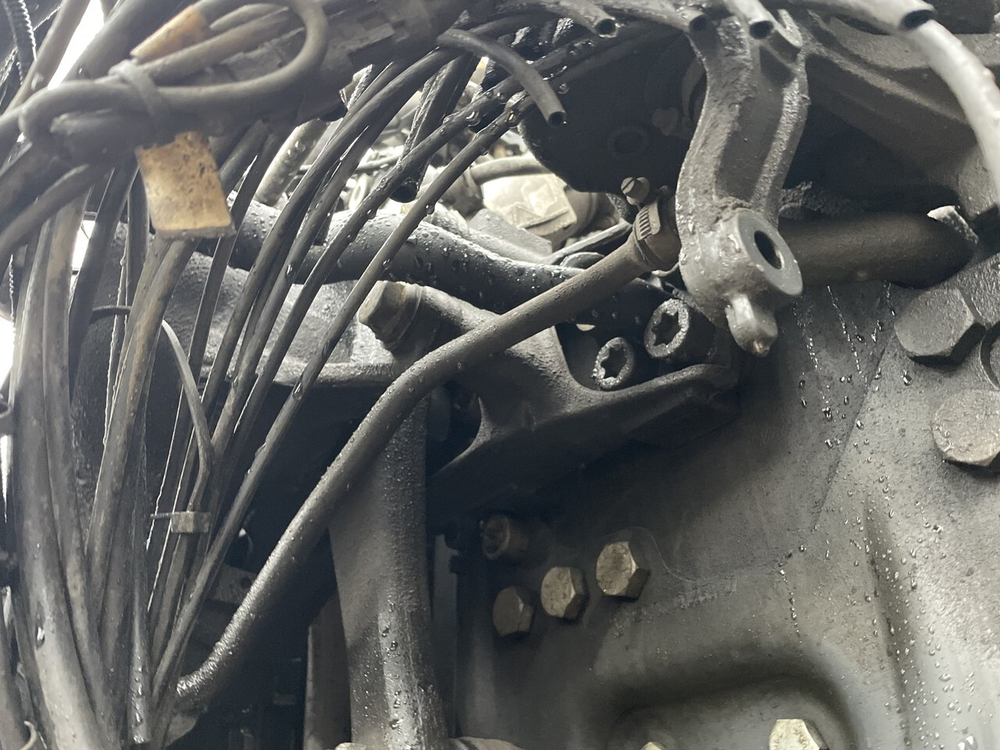 Кронштейн буксировочный левый 2020г.