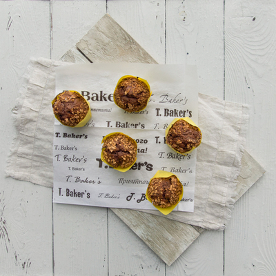 Маффин шоколадный с вишнёвой начинкой