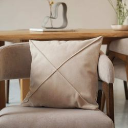 Беспроводная массажная интерьерная подушка GESS Decora — бежевая