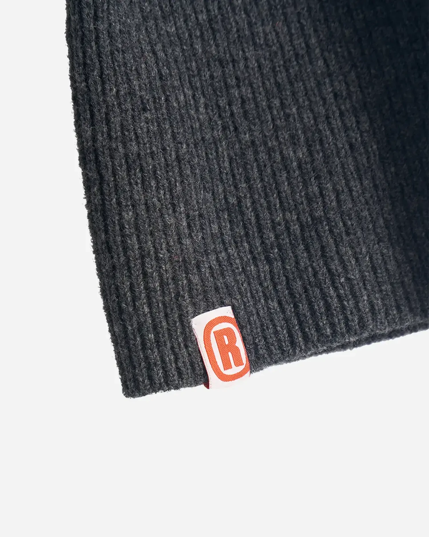 Шапка бини из шерсти мериноса серая