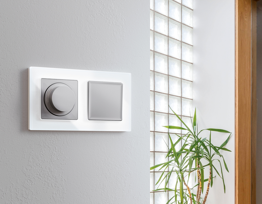 AP4055 Лицевая панель ALFA (Серебро глянец) для светорегулятора универсального QUANT