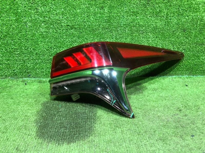 Фонарь правый внешний Lexus LS 5 (2017-2021)