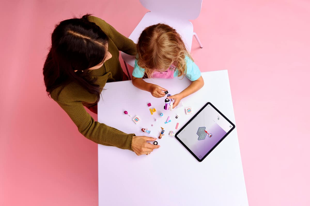 Конструктор LEGO Friends 42675 Unicorn Cake Delivery Car