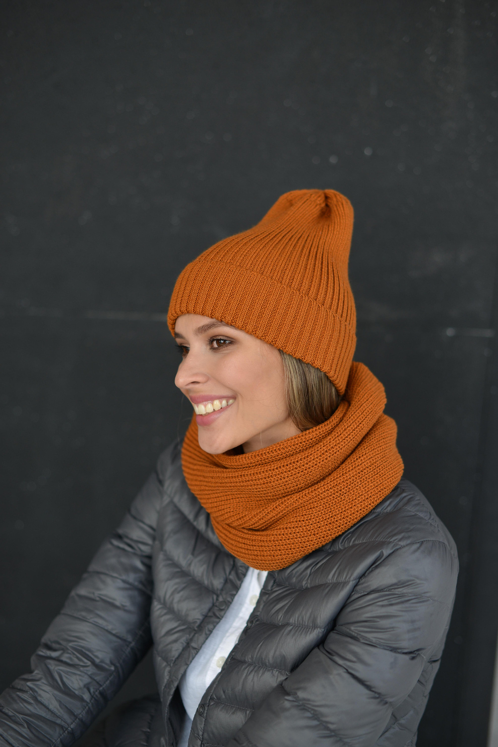 Шапка вязаная-резинка весенняя/осенняя КЭП(Корица)