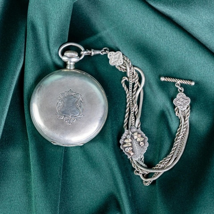 Дореволюционные серебряные часы специального выпуска для Российской Империи