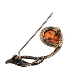 AM-2636 Брошь «Пробуждение» (латунь, янтарь)