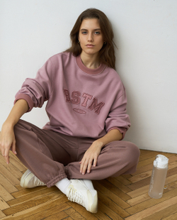 Свитшот boyfriend с объёмной вышивкой