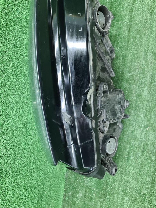 Битая Фара правая Skoda Rapid 2 (2020-н.в.) LED