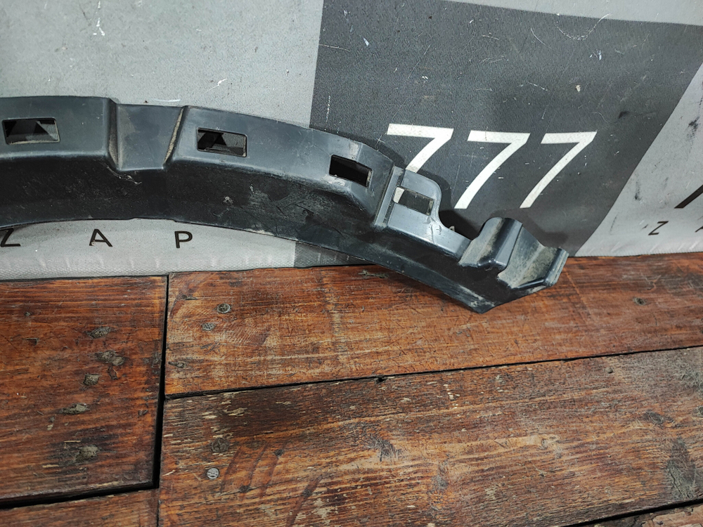 Кронштейн Адаптер молдинга задней правой двери LADA Niva Travel 20-нв Б/У Оригинал 21230821215680