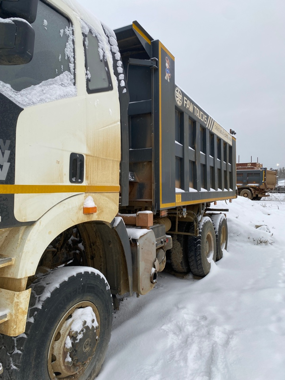 FAW J6 6x6 Самосвал CA3250P66K24L1TE5 (Дизельный, 11,1 л, 420 л.с., МТ)